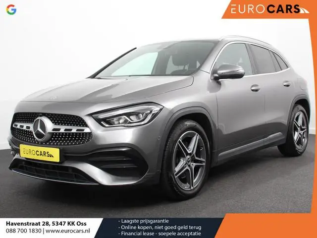 Mercedes-Benz GLA-klasse 200 Automaat AMG Line Nieuw model! Navigatie Climate Control Camera Sfeerve...