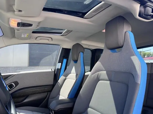 BMW i3 Executive 120Ah 42 kWh*Kaschmir silver*Sunroof/Carplay/W-pomp/20"Jetblack