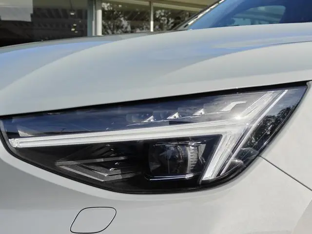 Volvo XC40 B4 211PK Plus Dark | 360 | H&K | Trekhaak | Schuif/kantel dak | Nubuck | 20" | Memory | S...