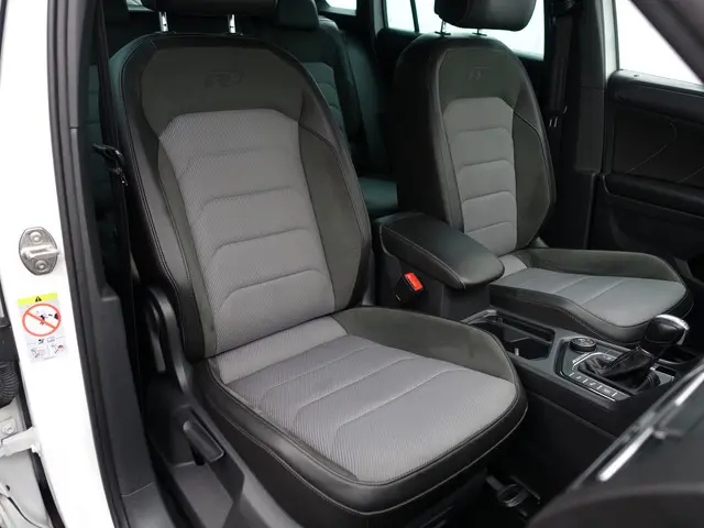 Volkswagen Tiguan 2.0 TSI 4Motion R Line Aut- Panoramadak, Carplay, Camera, Ada Cruise, Dynamic Sele...