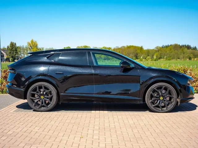 Lotus Eletre