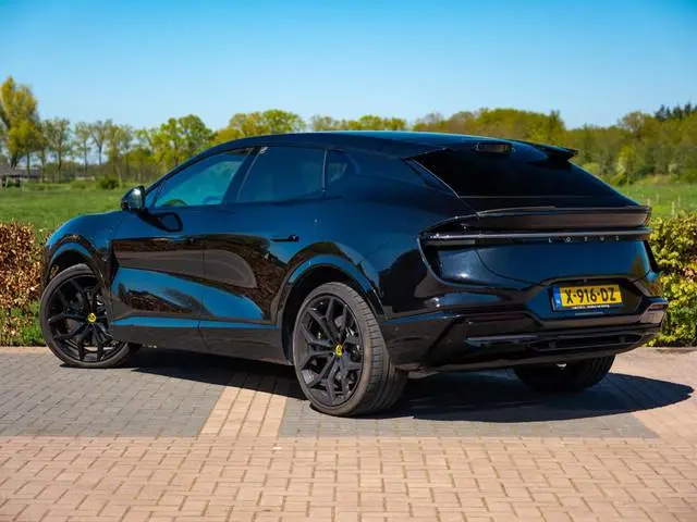 Lotus Eletre