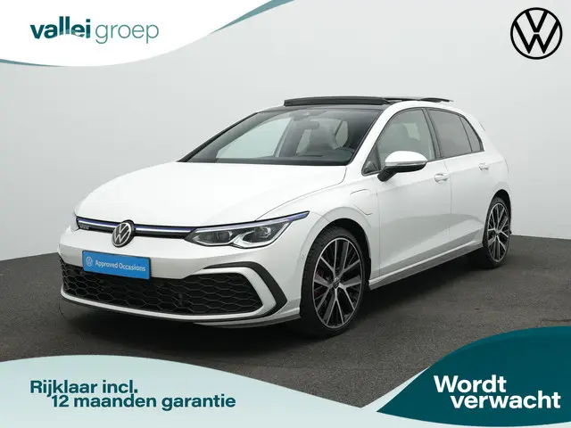 Volkswagen Golf 1.4 eHybrid 245 pk GTE | Panoramadak | Trekhaak | Leder | Adaptief onderstel | Geheu...
