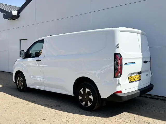 Ford e-Transit Custom 71kWh 140PK Elektrisch 344km WLTP 2300kg Trekvermogen BEV Snelladen Stoel + St...