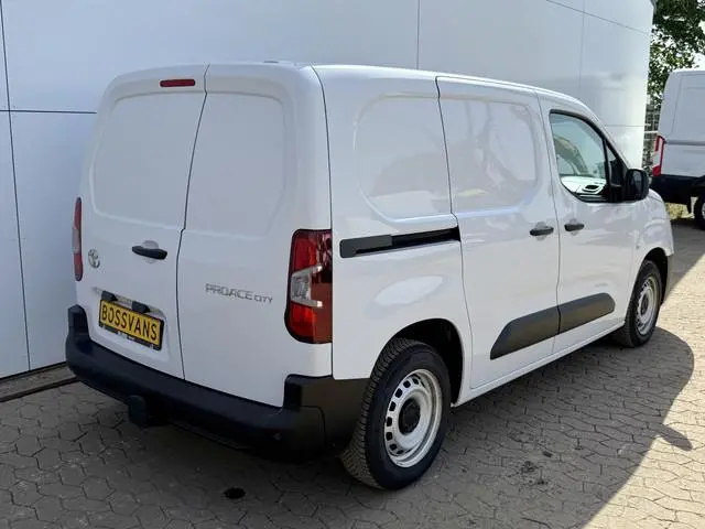 Toyota Proace City 1.5 D 100PK Nieuw Model! L1 Climate Control Cruise Control Lane Assist Stoelverwa...