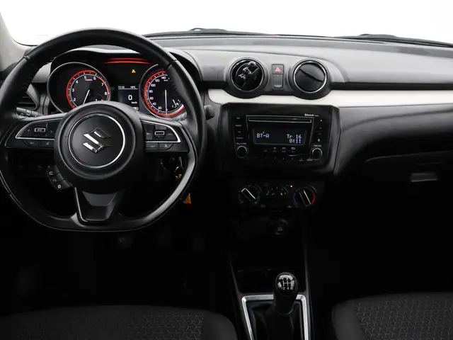 Suzuki Swift 1.2 COMFORT SMART HYBRID + ADAPTIVE CRUISE / LED / AIRCO