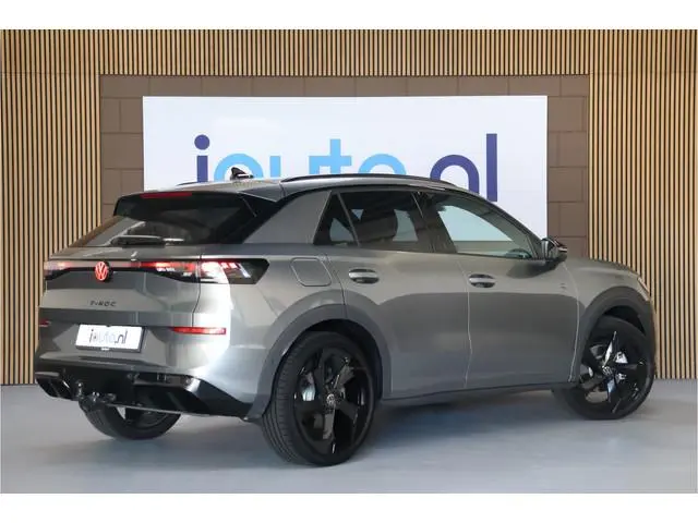 Volkswagen T-Roc 1.5 eTsi R-Line Black Style Pano/IQ.Light/Keyless/Camera/ACC/Elek. klep/20"/Trekhaa...