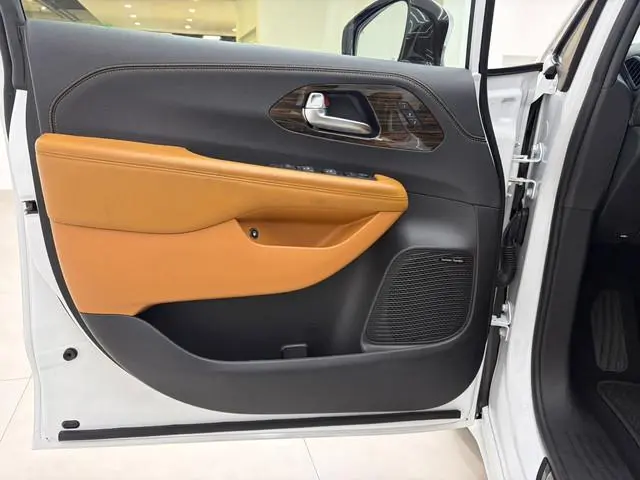 Lancia Voyager