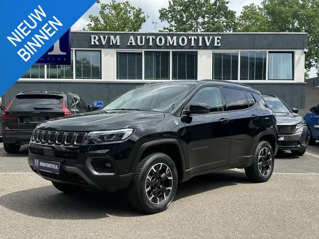 Jeep Compass 4xe 240 Plug-in Hybrid Electric Trailhawk VAN: 31.900,- VOOR: 28.877,- UW WKVOORDEEL: 3...