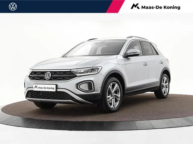 Volkswagen T-Roc 1.5 TSI 150pk DSG Life 75 Edition · Camera · Apple/Android Car Play · Trekhaak · Na...