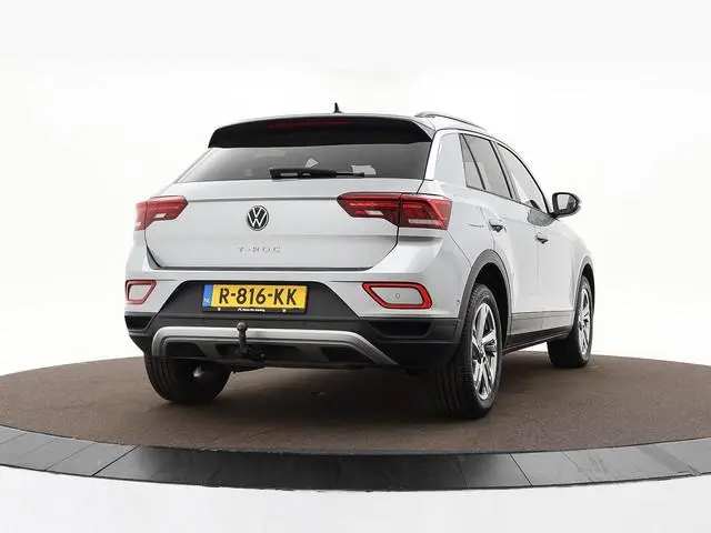 Volkswagen T-Roc 1.5 TSI 150pk DSG Life 75 Edition · Camera · Apple/Android Car Play · Trekhaak · Na...