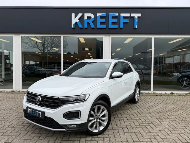 Volkswagen T-Roc 1.5 TSI Sport Trekhaak | Stuur/stoel verw | App connect