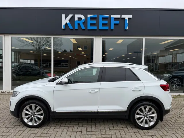Volkswagen T-Roc 1.5 TSI Sport Trekhaak | Stuur/stoel verw | App connect