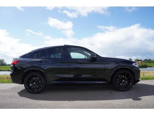 BMW X4 xDrive20i High Executive M-Sport / Panoramadak / Stuurverwarming /  Stoelverwarming / Camera...