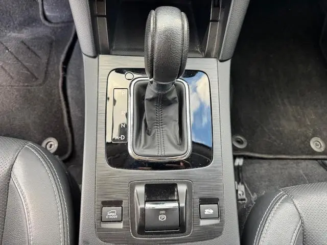 Subaru Outback 2.5i Premium | Trekhaak afneembaar | Navigatie | schuif/kanteldak | Lederen bekleding...