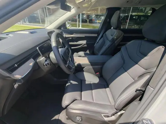 Volvo EX90