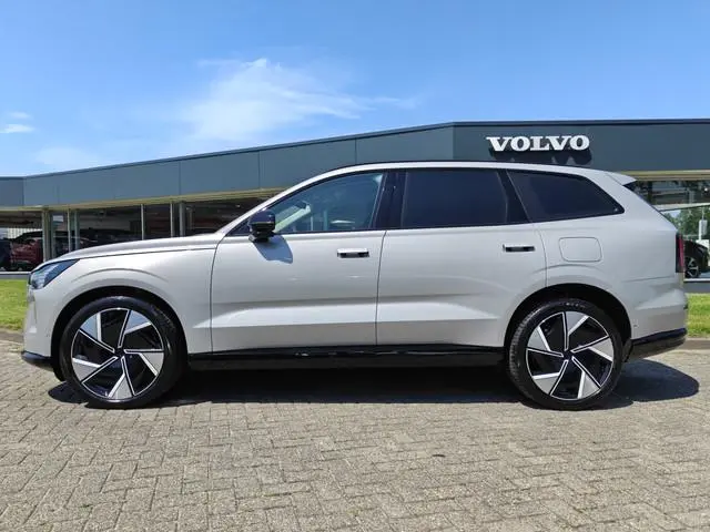 Volvo EX90