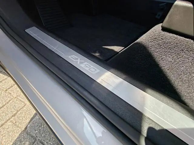 Volvo EX90