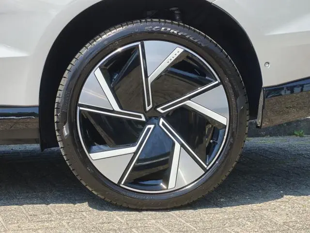 Volvo EX90