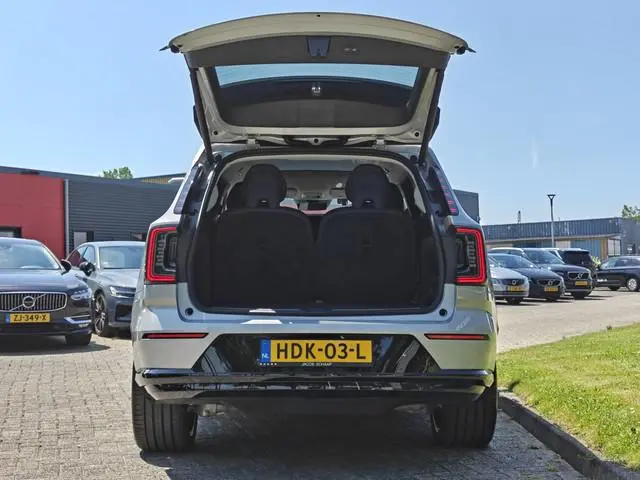 Volvo EX90
