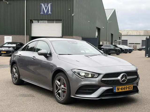 Mercedes-Benz CLA-klasse 250 e Premium Plus AMG | COMPLEET ONDERHOUDEN | SFEERVERLICHTING | ADAPT. C...