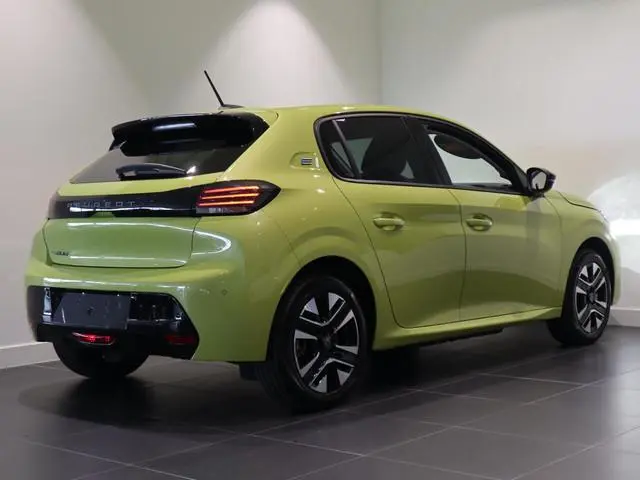 Peugeot e-208 EV E-Style 50 kWh | Parkeerhulp | Stoelverwarming | Cruise control | Apple Carplay/And...