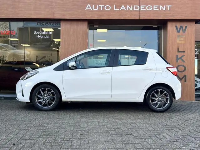 Toyota Yaris 1.5 VVT-i Comfort | Cruise control | Trekhaak | LM velgen | Bluetooth | Radio