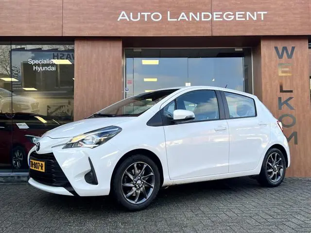 Toyota Yaris 1.5 VVT-i Comfort | Cruise control | Trekhaak | LM velgen | Bluetooth | Radio