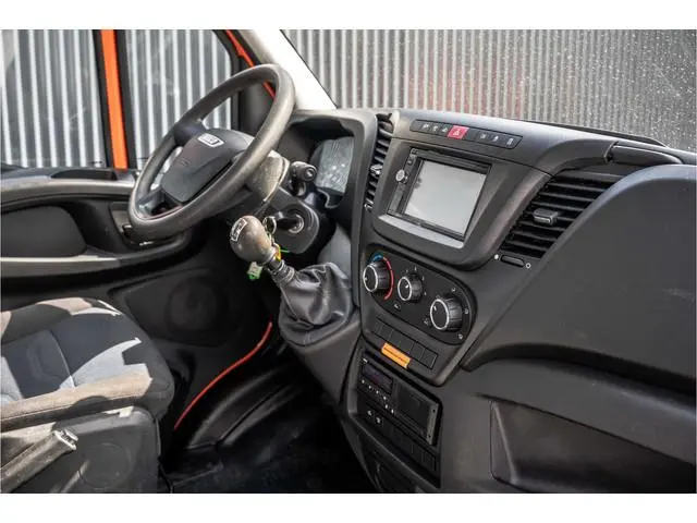 Iveco Daily 35C14 | 136 PK | N1 | Laadklep | 3.5T Trekhaak | Navi | Airco