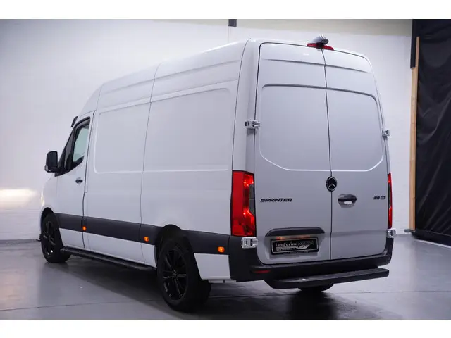 Mercedes-Benz Sprinter 319 CDI V6 190 pk Black&White Edition Aut. L2H2 Camera, 18" LMV, Apple Carpla...