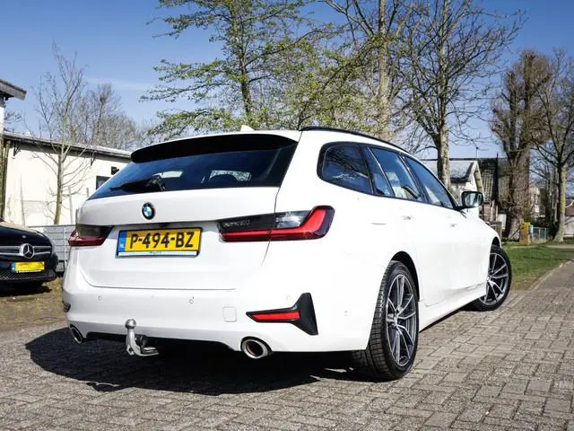 BMW 3 Serie Touring M-Sport 2e eig. & Keurig-Onderh. BOVAG Garantie. NL-Auto