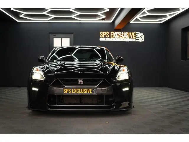 Nissan GT-R