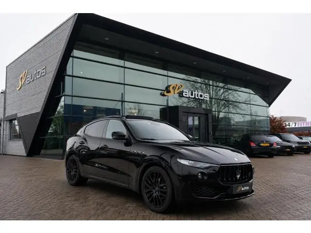 Maserati Levante Gransport 3.0 V6 D 275pk Panoramadak Schaalstoelen VOL!!! Carbon pakket NLauto 21"...