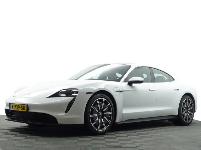 Porsche Taycan Performance 84 kWh- Sport Chrono, Warmtepomp, Sfeerverlichting, Memory Seats, Bose Au...