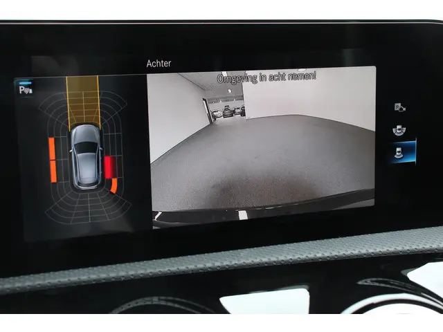 Mercedes-Benz A-klasse 180 136pk Automaat Progressive Navigatie Parkeersensoren Camera Cruise Contro...