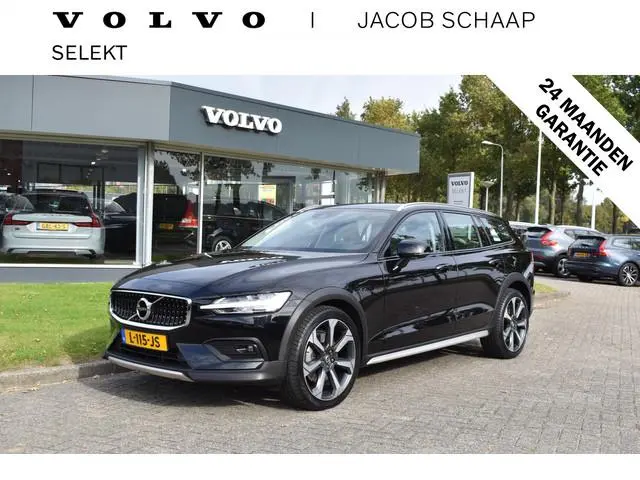 Volvo V60 Cross Country B5 AWD 265PK Automaat Pro | Trekhaak | ACC | Blis | Camera | Styling kit | 2...