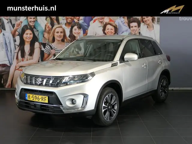 Suzuki Vitara 1.4 Boosterjet Style Smart Hybrid - Afneembare trekhaak - Dodehoek - Navi - Sensoren