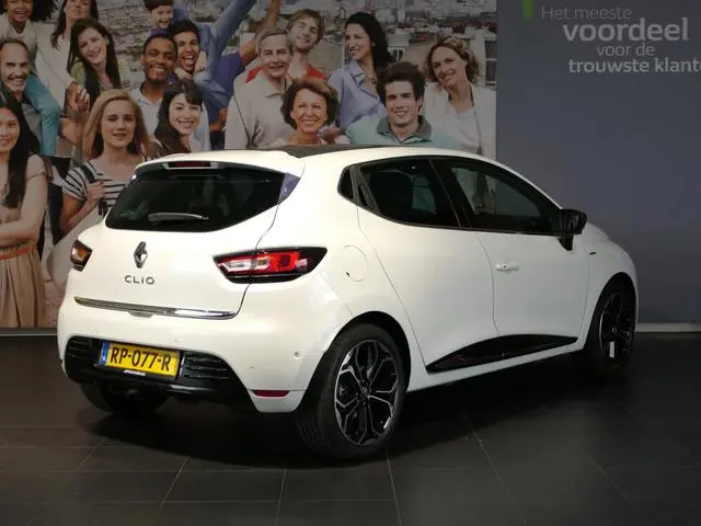 Renault Clio 1.2 TCe Bose - Dealer onderhouden! - Camera - Stoelverwarming - Navi - Cruise