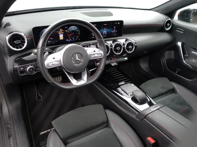Mercedes-Benz A-klasse AMG Street Style Edition Aut- Panoramadak, Aero Package, Xenon Led, Alcantara...