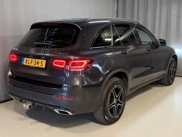 Mercedes-Benz GLC-klasse 300e 4MATIC AMG Line 19"/Trekhaak/Stoel + stuurverwarming + memory l+r/Adap...
