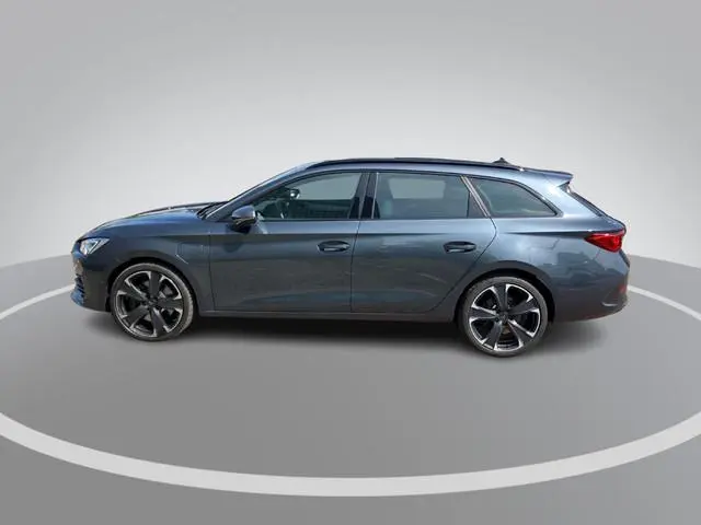 CUPRA Leon Sportstourer 1.4e-Hybrid 245pk VZ Business · Panoramadak · Camera · Navigatie · Apple/And...