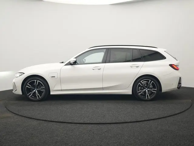 BMW 3-serie Touring 320e M Sport FACELIFT PHEV 204pk Dealer O.H | Trekhaak Af Fabriek | Adaptive Cru...