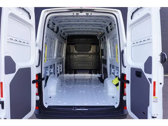 Volkswagen Crafter 140 pk L3H3/L2H2 Apple Carplay Camera LED Airco 3-Zits garantie tot 28-12-2028