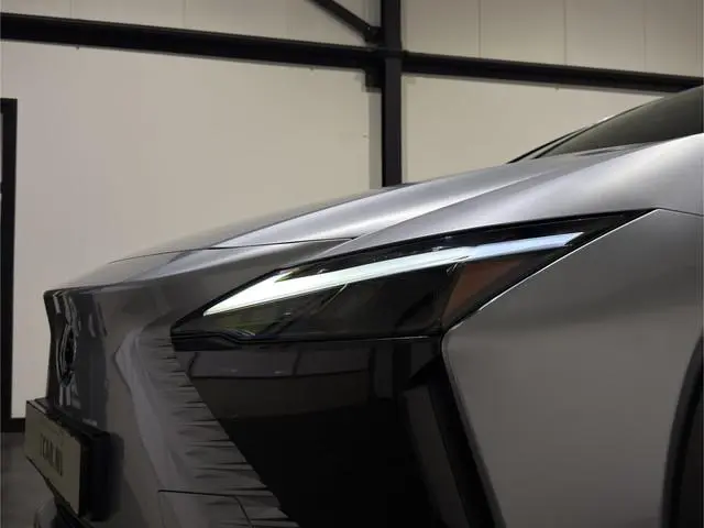 Lexus RZ