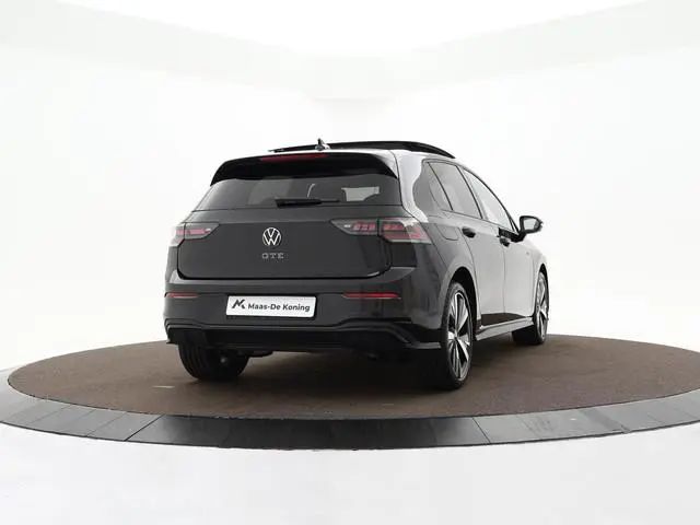 Volkswagen Golf 1.5 272pk DSG eHybrid GTE · Panoramadak · 360 Camera · Apple/Android Car Play · Stoe...