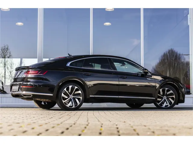Volkswagen Arteon 2.0 TSI Business R Exclusive | Pano | 19"