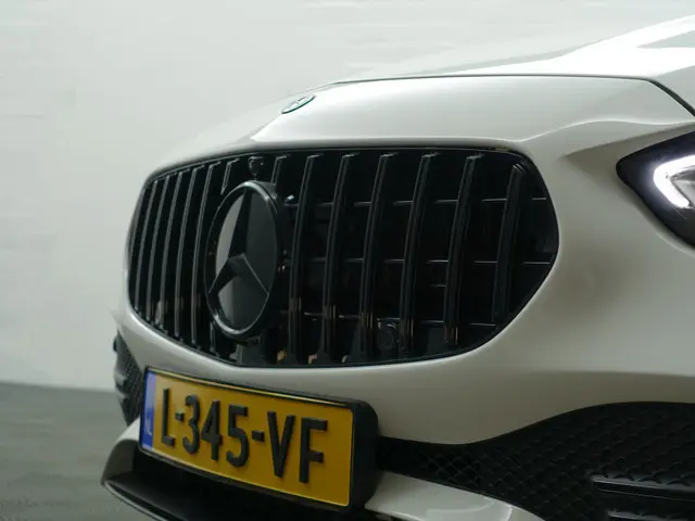 Mercedes-Benz C-klasse 200 AMG Night Edition Aut- Sfeerverlichting, Camera, Xenon Led, Carplay, Lane...