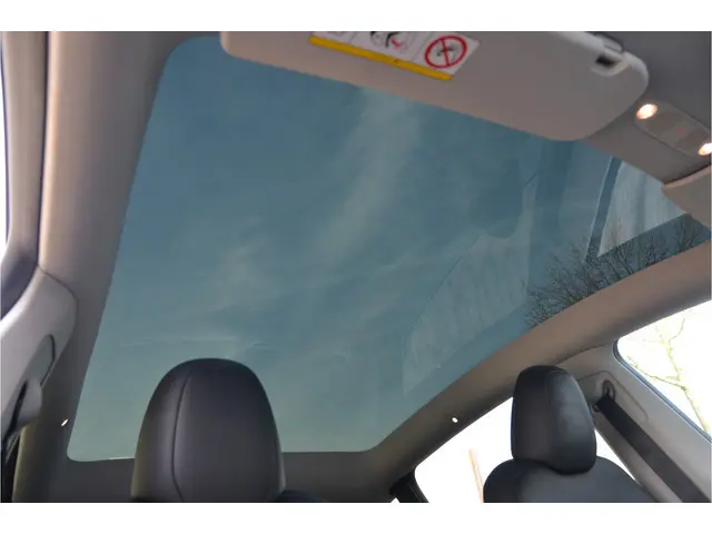 Tesla Model Y RWD 58 kWh Trekhaak (1.600kg), AutoPilot3.0 Ryzen