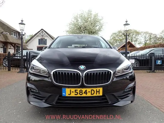 BMW 2-serie Active Tourer 218i / HEAD-UP / TREKHAAK / CRUISE
