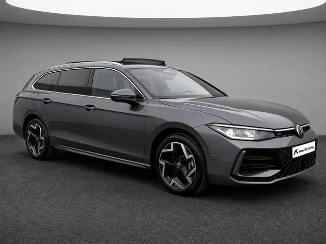 Volkswagen Passat Variant 1.5eHybrid 200kW/272PK R-Line · Panoramadak · Trekhaak · 360°Camera + Park...
